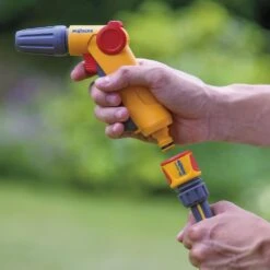 Hozelock Pistolet Pulvérisateur Avec Ensemble De Démarrage Jet Spray -Ryobi Jardin Boutique 6430295796e0f2.74211643
