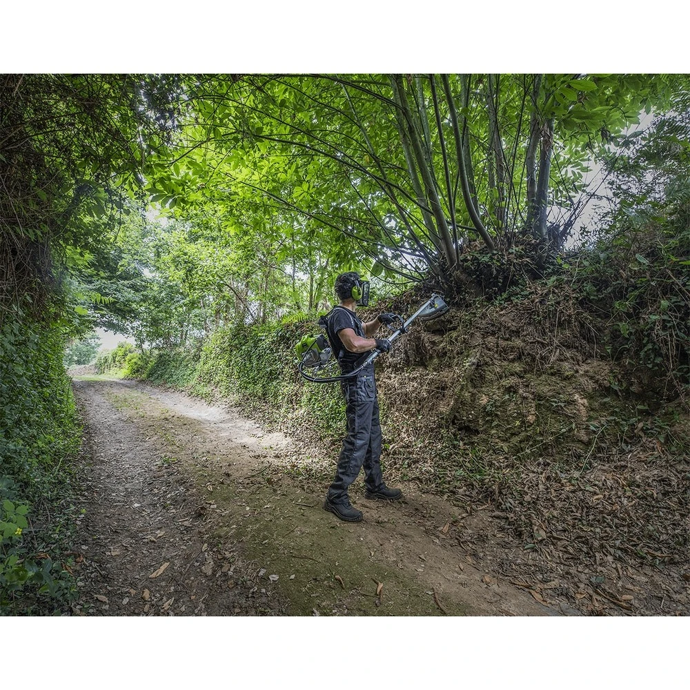 Débroussailleuse Thermique à Dos 52cm³ Coupe 25cm Vito 5 Débroussailleuse Thermique à Dos 52cm³ Coupe 25cm Vito – Image 5