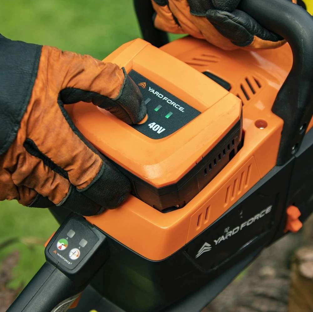 Yard Force - Tronçonneuse Sans-fil 40v Avec Guide-chaîne Oregon De 35cm Sans Batterie - Ls G35w 3 Yard Force - Tronçonneuse Sans-fil 40v Avec Guide-chaîne Oregon De 35cm Sans Batterie - Ls G35w – Image 3